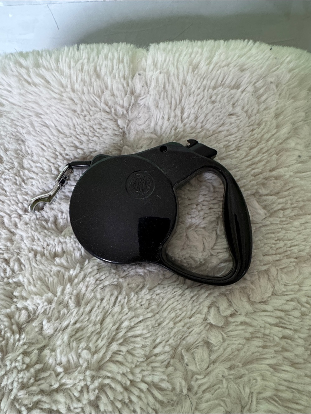 Black Retractable Dog Leash with Ergonomic Handle